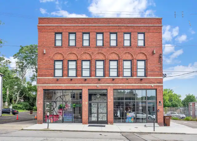 Property at 6011 Madison Rd Unit 4, Cincinnati, OH, 45227, 2 beds, 2 baths, [object Object]