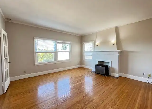 Property at 827 Warfield Ave Unit 04, Oakland, CA, 94610, 1 bed, 1 bath, [object Object]