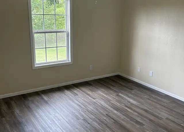 Property at 6888 Boston Dr, Newburgh, IN, 47630, 2 beds, 1 bath, [object Object]