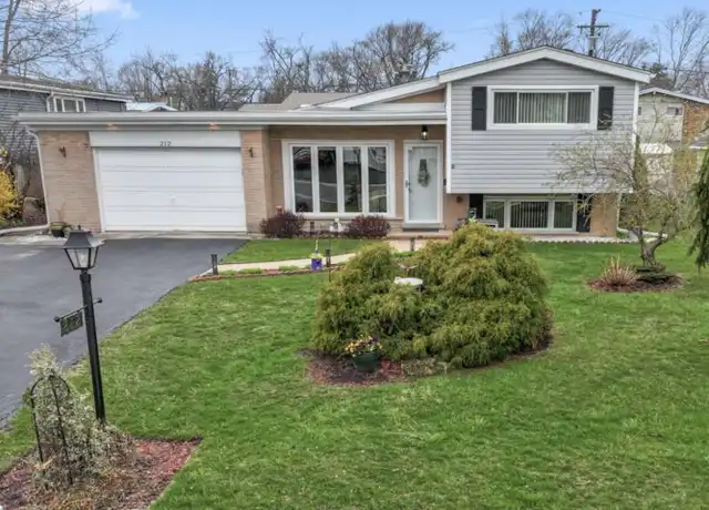Property at 212 Valerie Ct, Glenview, IL, 60025, 3 beds, 2 baths, [object Object]