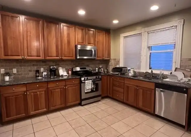 Property at 18 Homer St Unit 1, Brookline, MA, 02445, 3 beds, 1 bath, [object Object]
