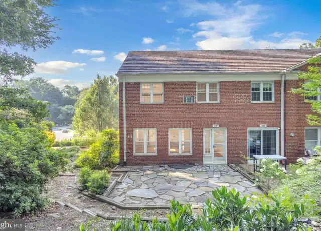 Property at 1637 Preston Rd, Alexandria, VA, 22302, 2 beds, 1 bath, [object Object]