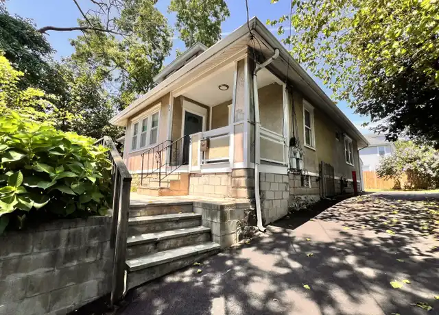 Property at 39 Ferris Ave, Stamford, CT, 06902, 3 beds, 1.5 baths, [object Object]