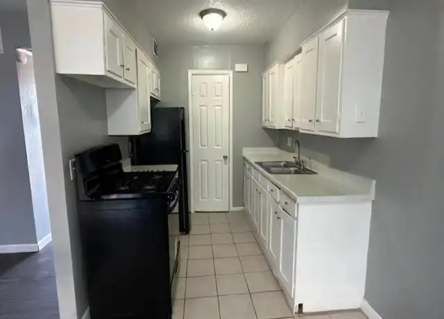 Property at 5660 N May Ave, Oklahoma City, OK, 73112, 1 bed, 1 bath, [object Object]