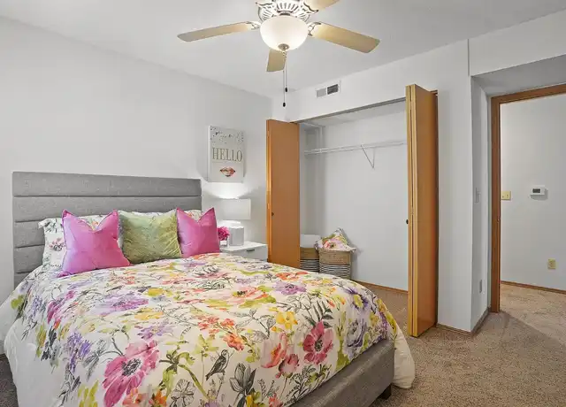 Property at Huntington Park - 1313 N Maize Ct, Wichita, KS, 67212, 1-2 bed, 1-2 bath, [object Object]