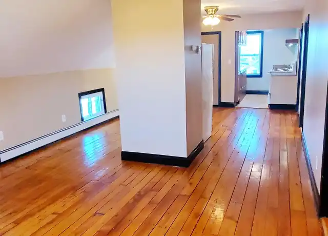 Property at 572 Bradford Ave Unit 3, Fall River, MA, 02721, 2 beds, 1 bath, [object Object]