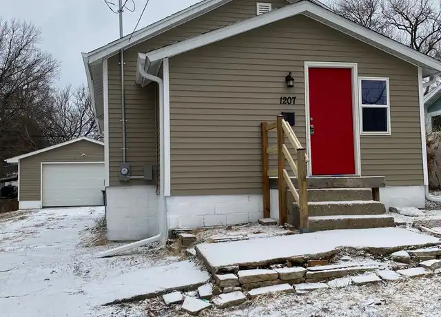 Property at 1207 Bundy St, Des Moines, IA, 50315, 3 beds, 1 bath, [object Object]