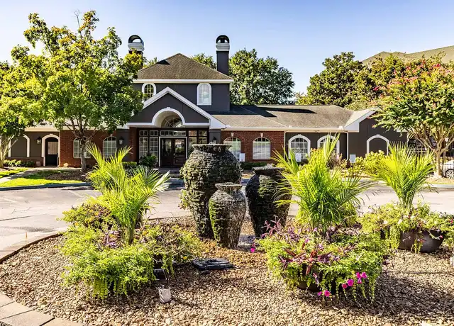 Property at Colonnade - 4100 Central Pike, Hermitage, TN, 37076, 1-2 bed, 1-2 bath, [object Object]