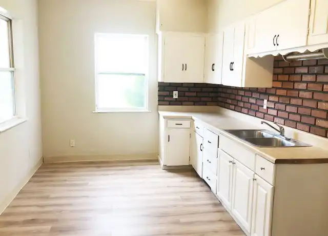 Property at 7402 Park Ave Unit 1, Cleveland, OH, 44105, 2 beds, 1 bath, [object Object]
