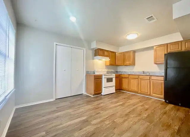 Property at 101-103 Lockhart St, San Marcos, TX, 78666, 2 beds, 2 baths, [object Object]