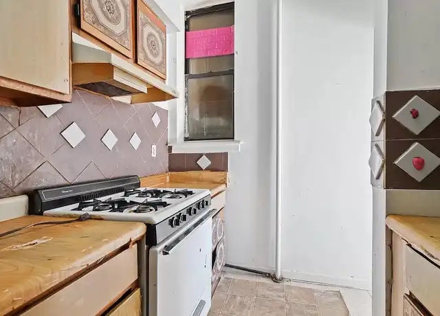 Property at 733 Grand St Unit 2F, Brooklyn, NY, 11211, 1 bed, 1 bath, [object Object]