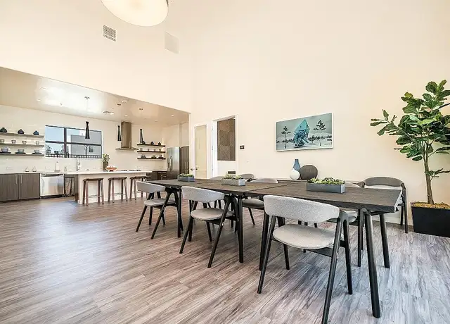 Photo of 525 Willard Dr, Folsom, CA 95630