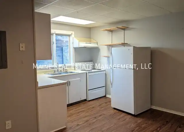 Property at 66 Cedar St Unit 2, Bangor, ME, 04401, 2 beds, 1 bath, [object Object]