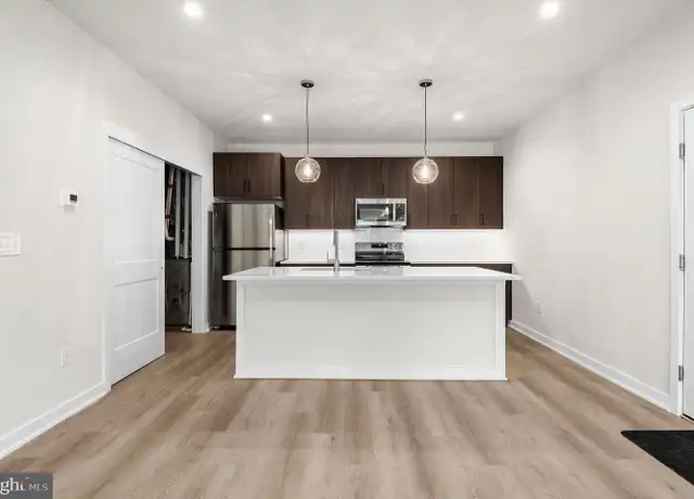 Property at 26 S York Rd Unit 402, Hatboro, PA, 19040, 2 beds, 2 baths, [object Object]