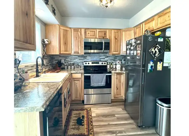 Property at 811 Caroline Ave Unit C, Mt Shasta, CA, 96067, 2 beds, 1.5 baths, [object Object]