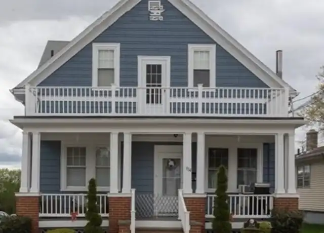 Property at 334 Jastram St Unit 2, Providence, RI, 02908, 2 beds, 1 bath, [object Object]