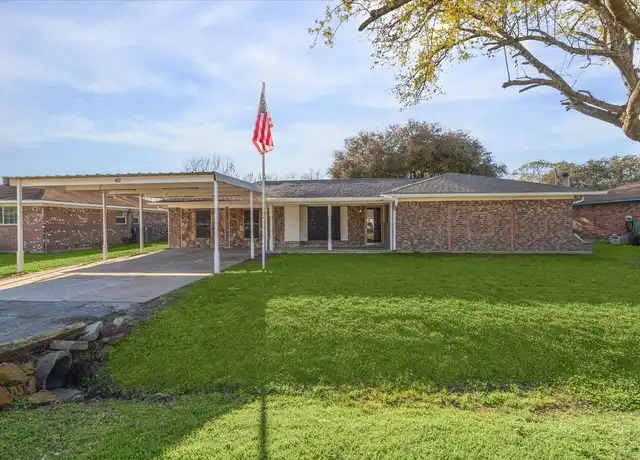 Property at 412 Lyndale Dr, Highlands, TX, 77562, 4 beds, 3.5 baths, [object Object]
