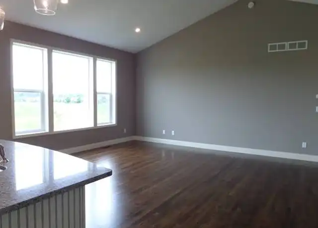 Property at 2700 Liberty Pl, Saint Paul, MN, 55129, 4 beds, 3 baths, [object Object]