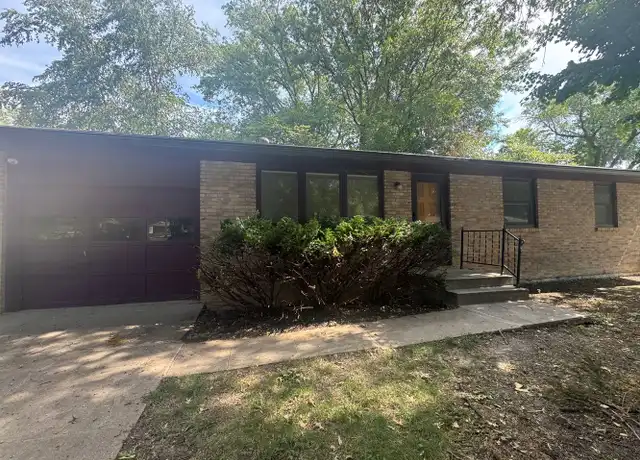 Property at 2200 Ammon Ave, Lincoln, NE, 68505, 3 beds, 2 baths, [object Object]