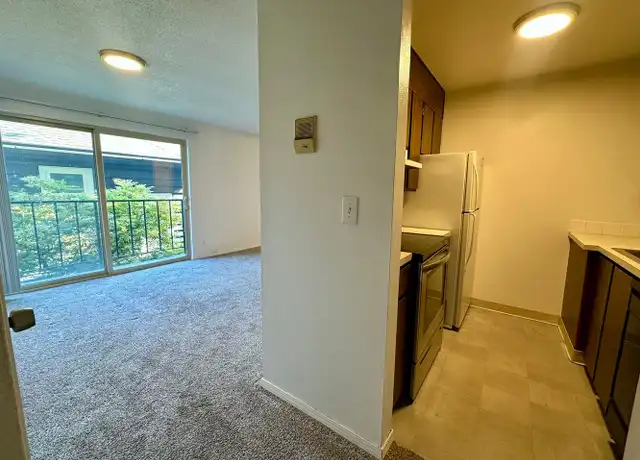 Property at Twin Oaks Apartments - 5263 15th Ave NE, Seattle, WA, 98105, 1 bed, 1 bath, [object Object]