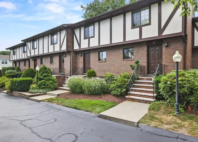 Photo of 111 Locust St, Woburn, MA 01801