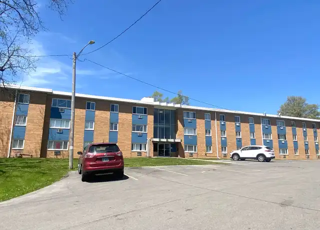 Property at 2317 W Martin Luther King Junior Dr Unit 1-208, Peoria, IL, 61604, 3 beds, 1.5 baths, [object Object]