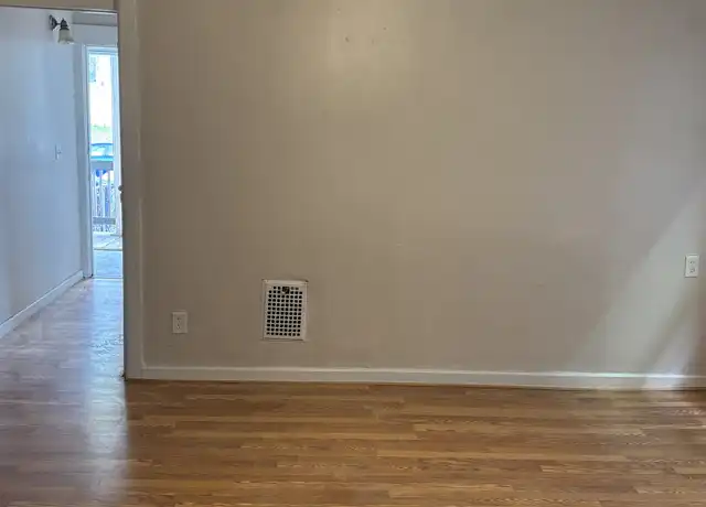 Property at 277 Dover St, Bridgeport, CT, 06610, 2 beds, 1 bath, [object Object]
