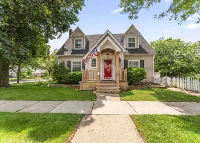 Property at 5 W South St, Arlington Heights, IL, 60005, 4 beds, 2 baths, [object Object]
