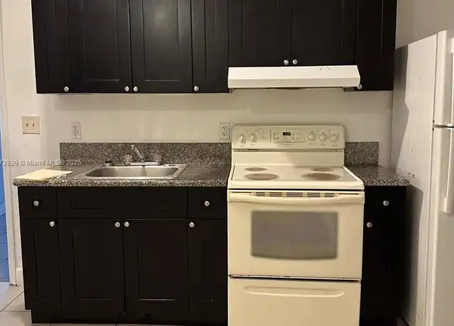 Property at 985 SW 5th St Unit 1, Miami, FL, 33130, 2 beds, 1 bath, [object Object]