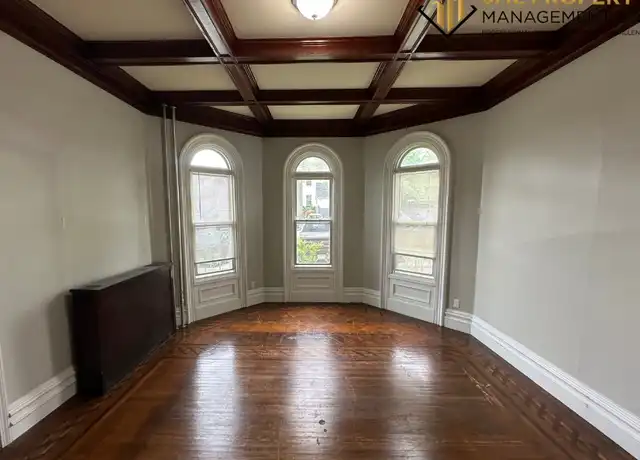 Property at 163 Winter St Unit 2, Fall River, MA, 02720, 1 bed, 1 bath, [object Object]