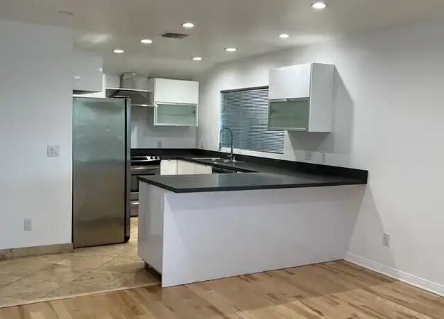Property at 1146 N Clark St Unit 8, West Hollywood, CA, 90069, 2 beds, 1 bath, [object Object]