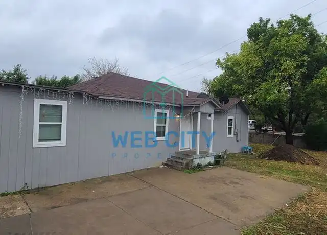 Property at 2003 E 8th St, Dallas, TX, 75203, 4 beds, 2 baths, [object Object]