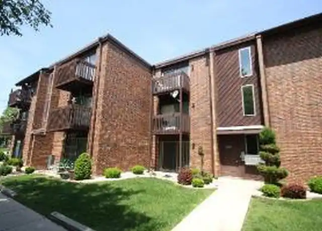 Property at 1725 Greenwood Rd Unit 3B, Glenview, IL, 60026, 2 beds, 1 bath, [object Object]