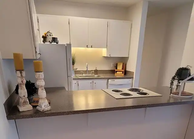 Property at 6750 SW Scholls Ferry Rd Unit 44, Beaverton, OR, 97008, 2 beds, 1 bath, [object Object]