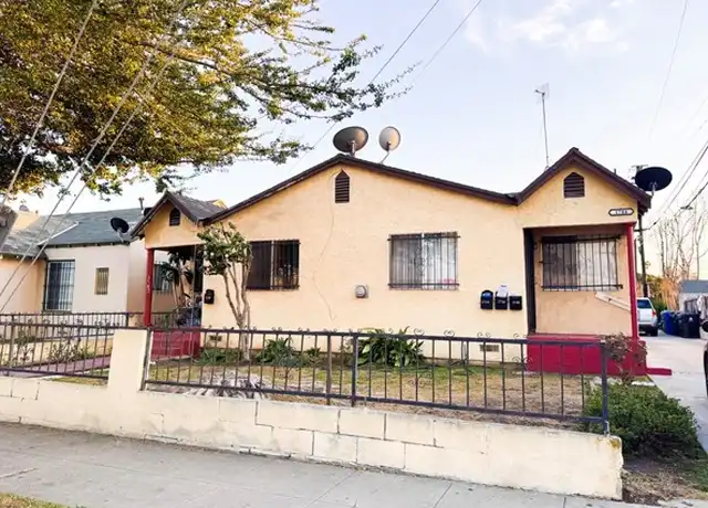 Property at 1746 W 82nd St, Los Angeles, CA, 90047, 2 beds, 1 bath, [object Object]