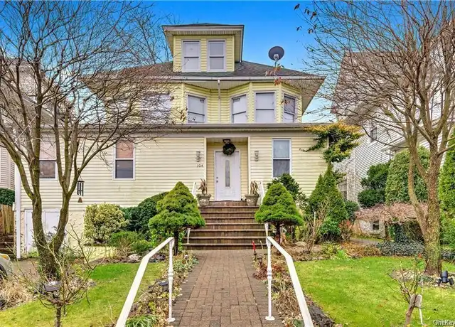Property at 104 Sickles Ave, New Rochelle, NY, 10801, 2 beds, 1 bath, [object Object]