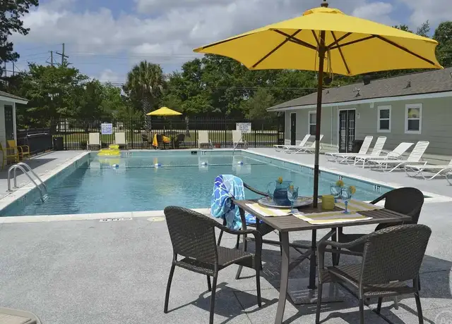 Photo of 1700 Whipple Rd, Mt Pleasant, SC 29464