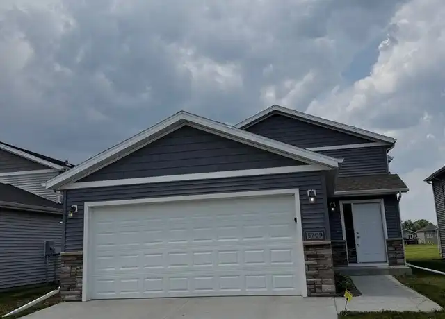 Property at 3709 32nd St S, Moorhead, MN, 56560, 3 beds, 2 baths, [object Object]