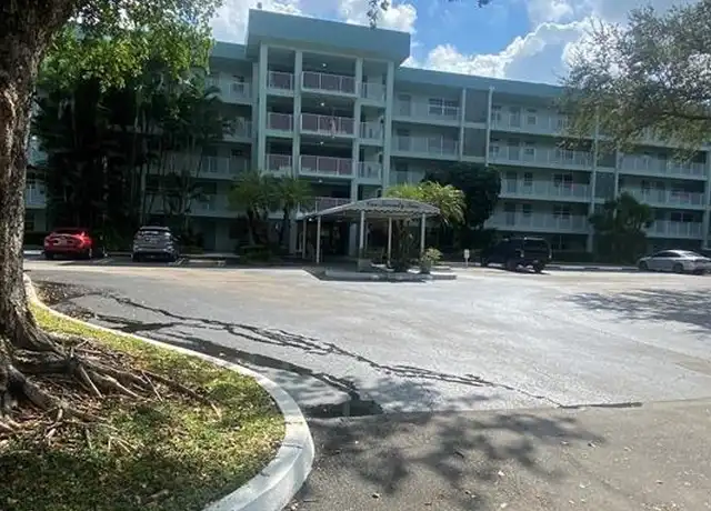 Property at 802 Cypress Grove Ln #408, Pompano Beach, FL, 33069, 3 beds, 2.5 baths, [object Object]