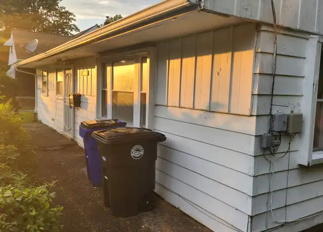 Property at 2291 Green Rd Unit 1, Cleveland, OH, 44121, 3 beds, 1 bath, [object Object]