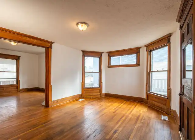 Property at 409 N 25th St Unit 1, Lincoln, NE, 68503, 1 bed, 1 bath, [object Object]