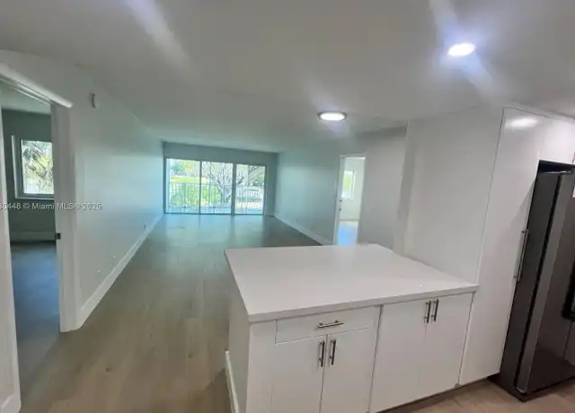 Property at 100 Lakeview Dr #216, Weston, FL, 33326, 2 beds, 2 baths, [object Object]