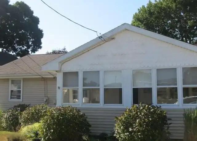 Property at 42 Whitecap Rd, Niantic, CT, 06357, 3 beds, 1 bath, [object Object]