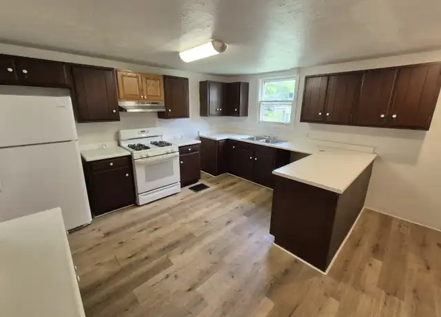 Property at 526 Corwin St, Dayton, OH, 45410, 2 beds, 1 bath, [object Object]
