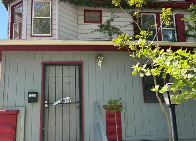 Property at 1250 E 114th St, Cleveland, OH, 44108, 4 beds, 1 bath, [object Object]