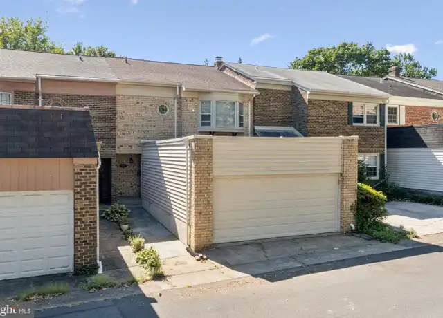Property at 1108 Moorefield Creek Rd SW, Vienna, VA, 22180, 3 beds, 3.5 baths, [object Object]