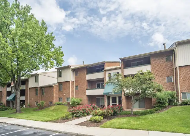 Property at Hunt Club Apartments - 2 Garston Ct, Cockeysville, MD, 21030, 1-3 bed, 1-2 bath, [object Object]