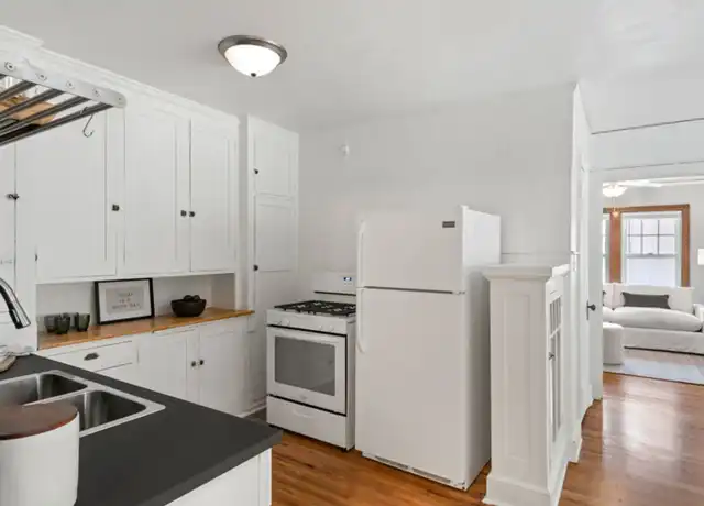 Property at 1299 Grand Ave, Saint Paul, MN, 55105, 0 beds, 1 bath, [object Object]