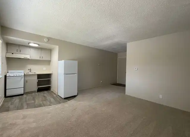Property at Greenhaven Apartments - 6330 Havenside Dr, Sacramento, CA, 95831, 0-1 beds, 1 bath, [object Object]