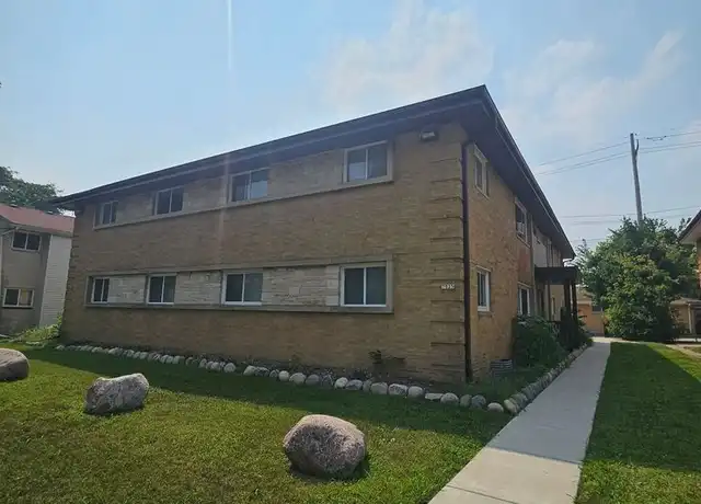 Property at 7825 W Hampton Ave Unit 6, Milwaukee, WI, 53218, 2 beds, 1 bath, [object Object]